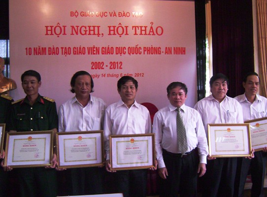 Tổng kết 10 năm đào tạo giáo viên giáo dục quốc phòng-an ninh